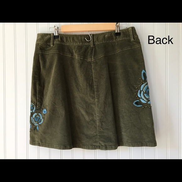 Green Corduroy Skirt with Flower Embroidery - Picture 4 of 7